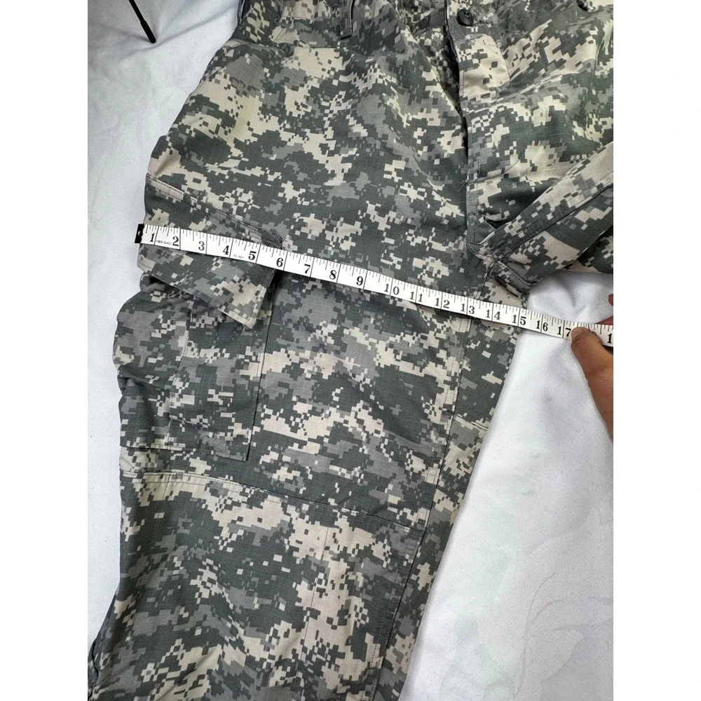 US Army Combat Uniform ACU Digital Camo Cargo Pants Large Regular